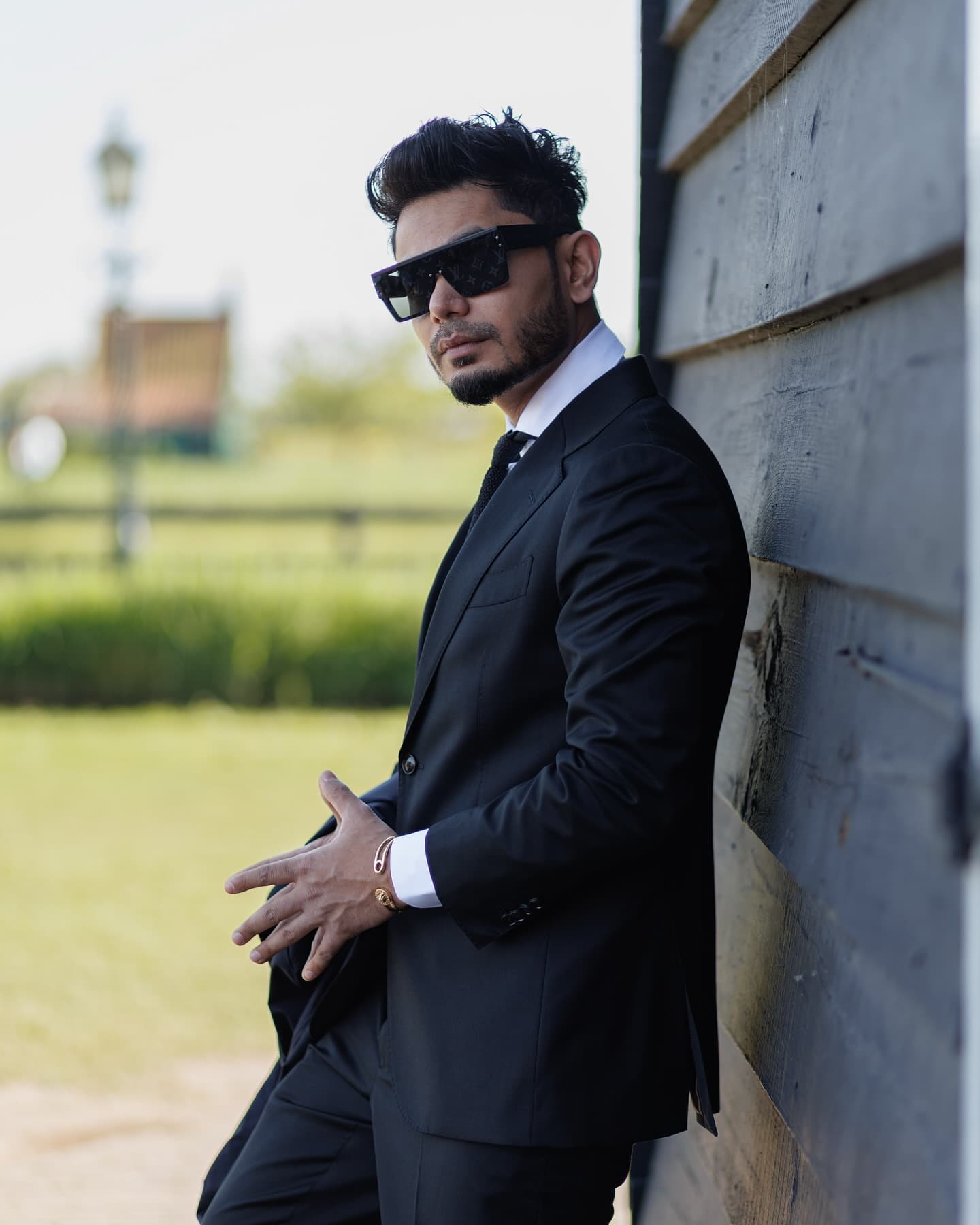 A LEADER WHO BUILDS LEADERS